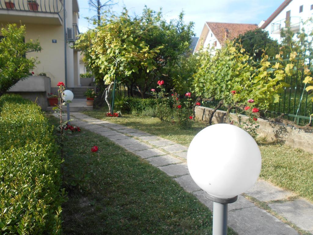 Apartment Cherry Kaštela Esterno foto