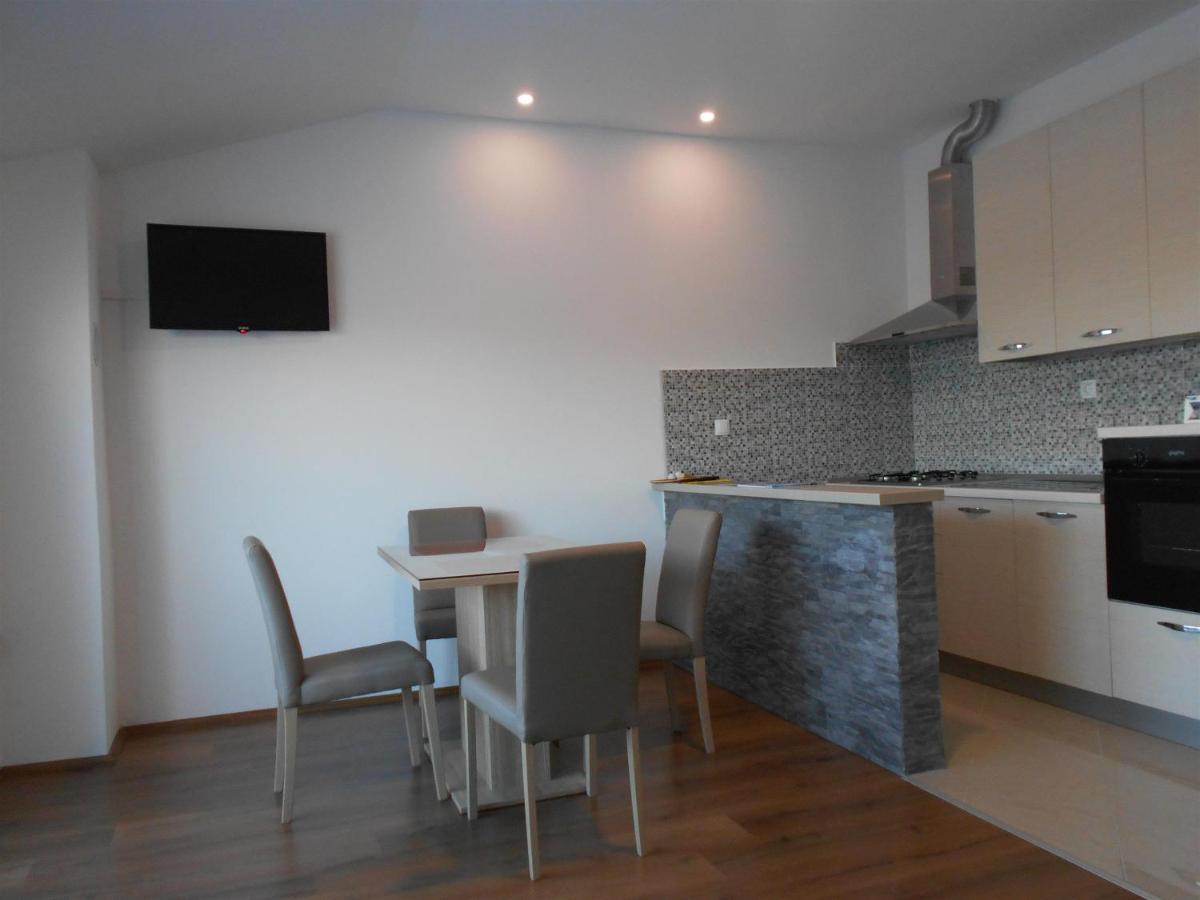 Apartment Cherry Kaštela Esterno foto