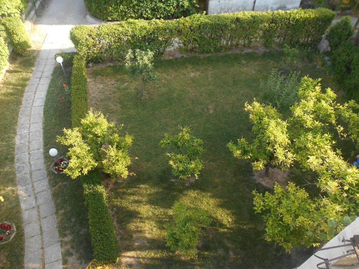 Apartment Cherry Kaštela Esterno foto